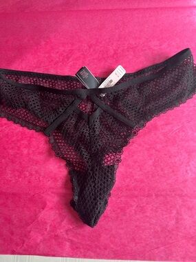 Victoria's Secret Black Lace Mesh Thong with Front Bow NWT